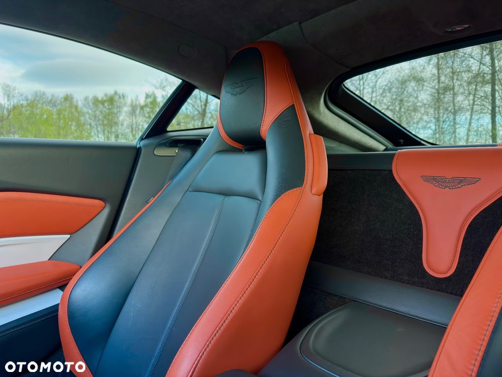 Aston Martin Vantage - 28