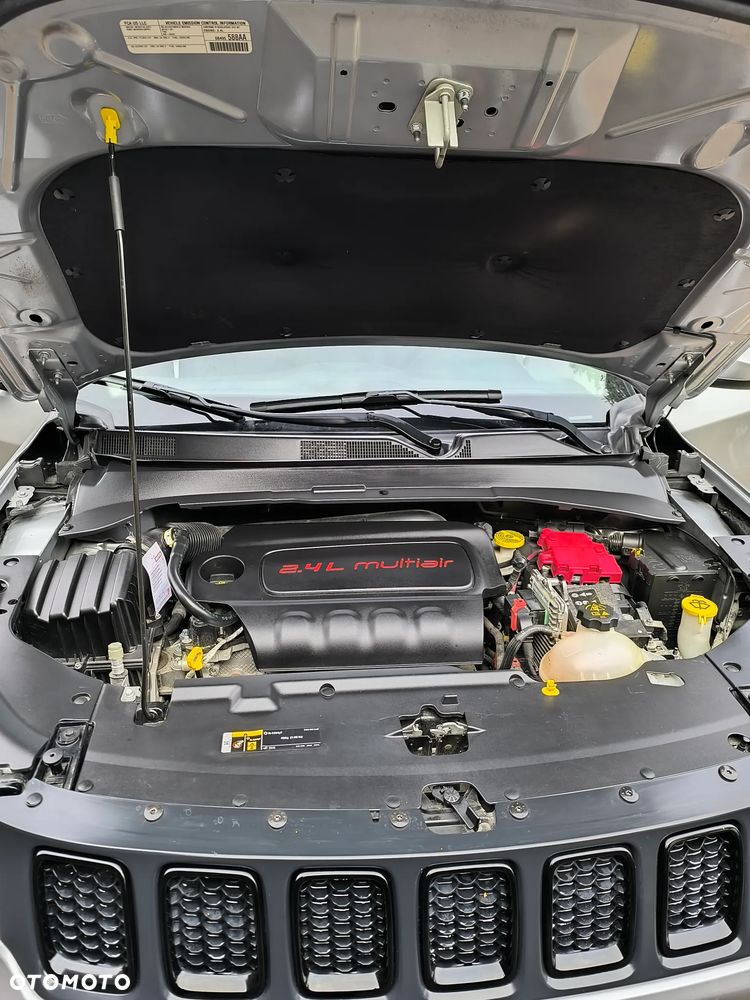 Jeep Compass - 12