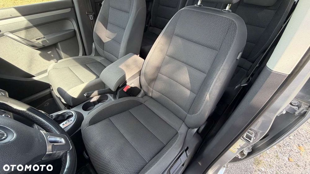 Volkswagen Touran 1.6 TDI DPF BlueMotion Technology DSG Highline - 39
