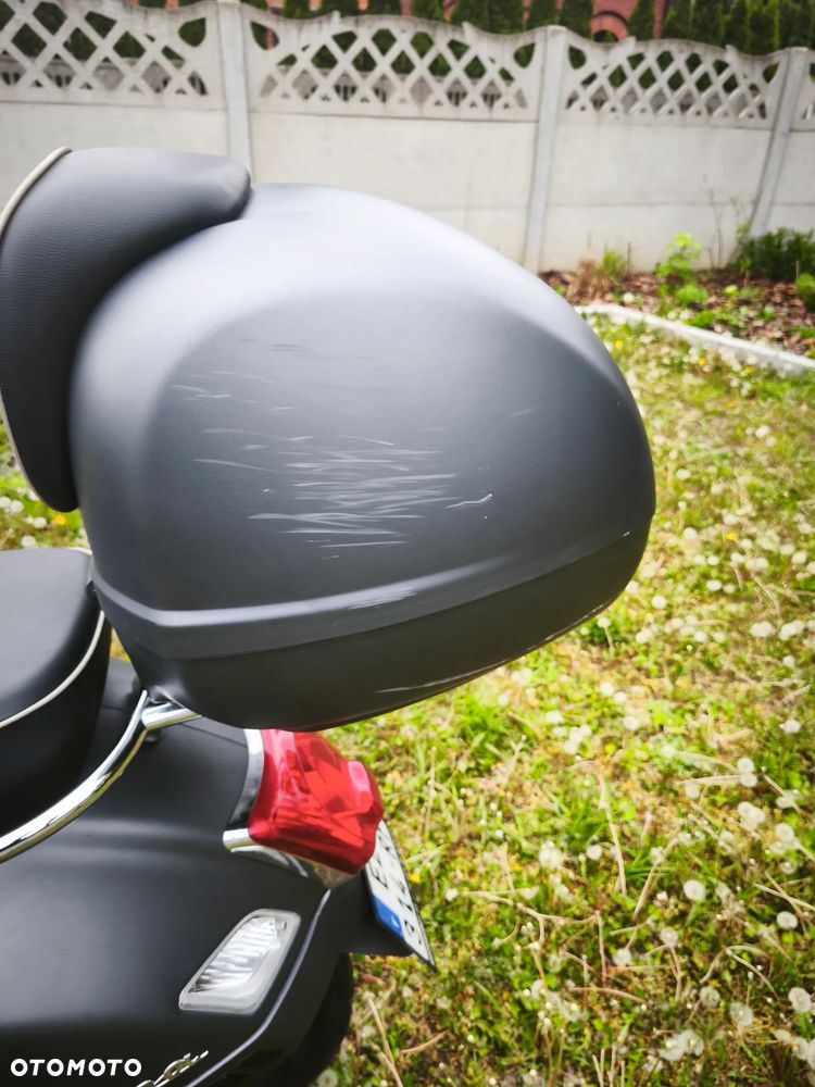 Piaggio Vespa - 16