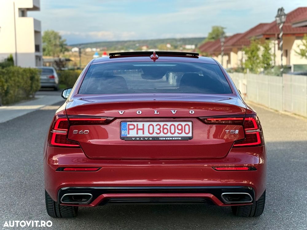 Volvo S60 T5 R-Design - 5