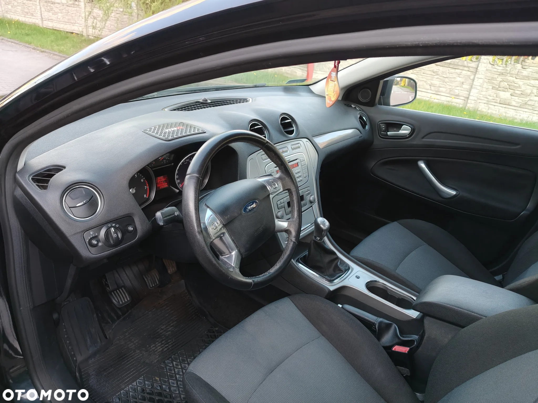 Ford Mondeo 1.6 Trend - 14