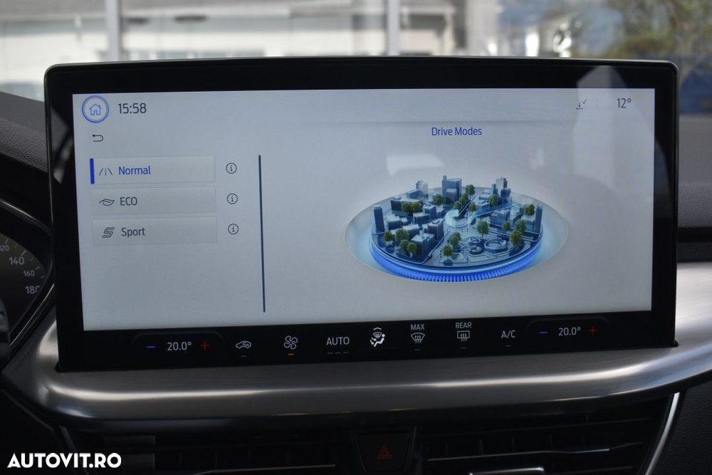 Ford Focus 1.0 EcoBoost 6MT MHEV Titanium - 22