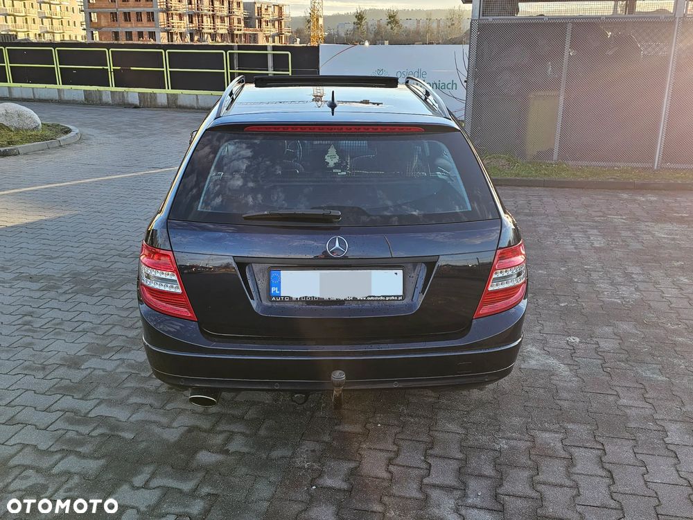 Mercedes-Benz Klasa C 180 CGI BlueEff Avantgarde - 5