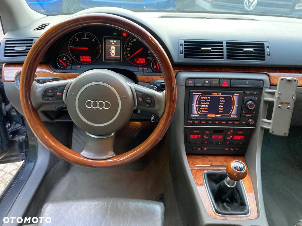 Audi A4 Avant 2004 photo 5