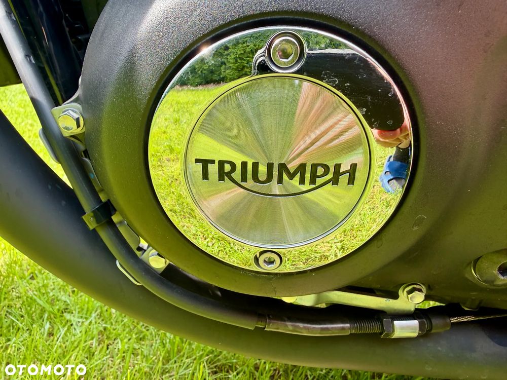 Triumph Bonneville - 13