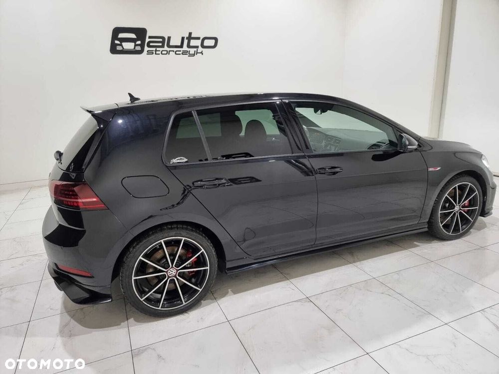 Volkswagen Golf - 8