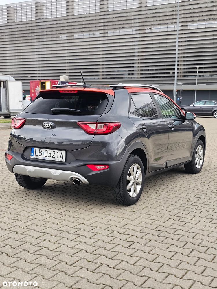Kia Stonic 1.2 L - 4