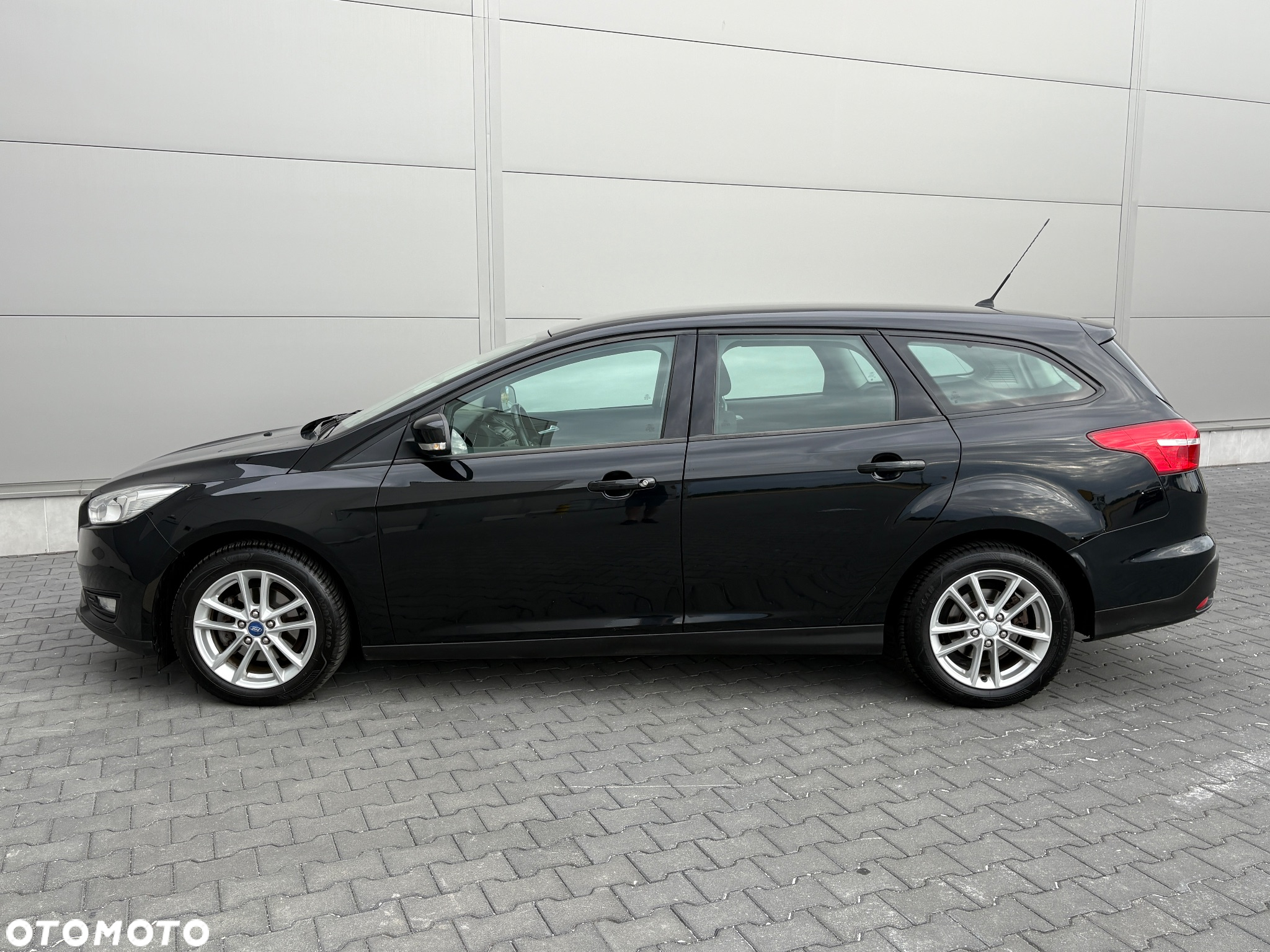 Ford Focus 1.6 FF Ambiente - 16