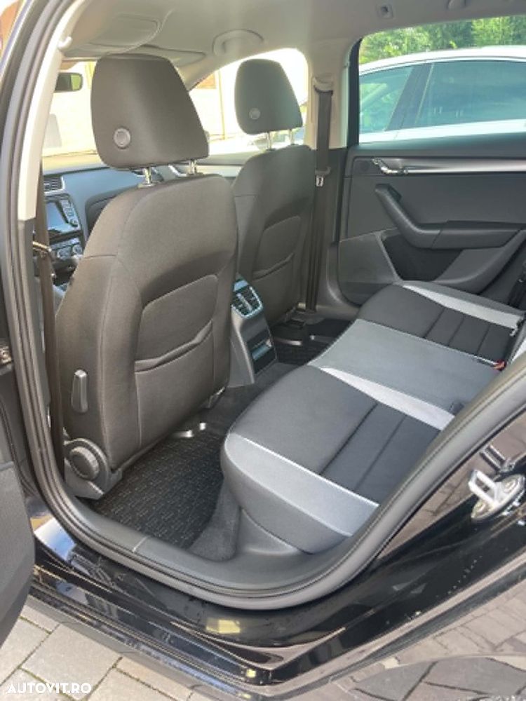Skoda Octavia 2.0 TDI DSG Style - 2