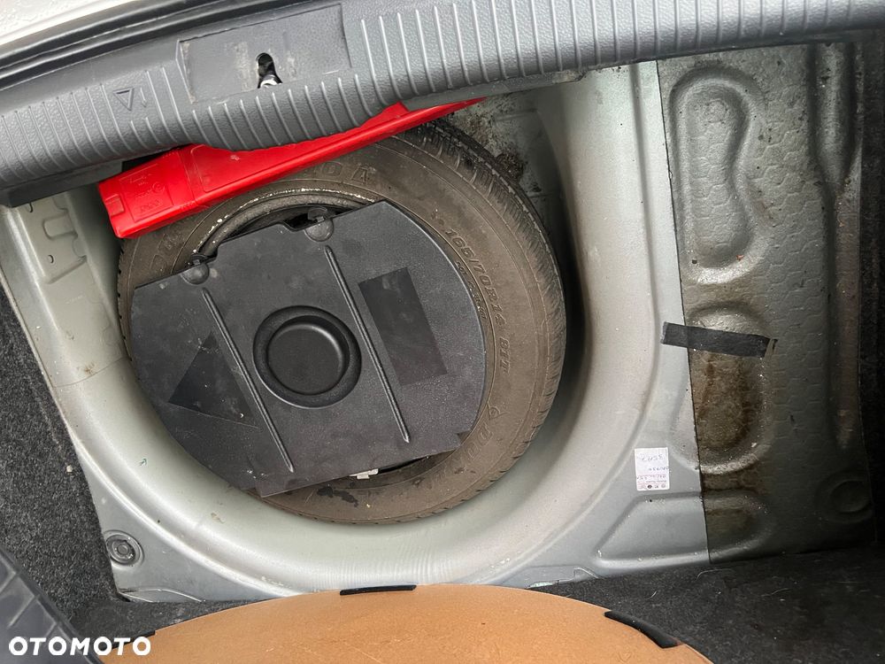 Volkswagen Polo 1.4 TDI DPF BlueMotion - 21