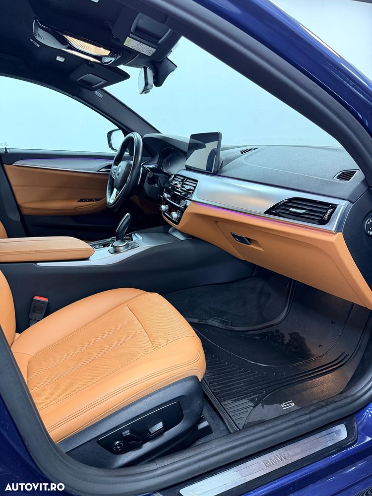 BMW Seria 5 520d xDrive AT - 12