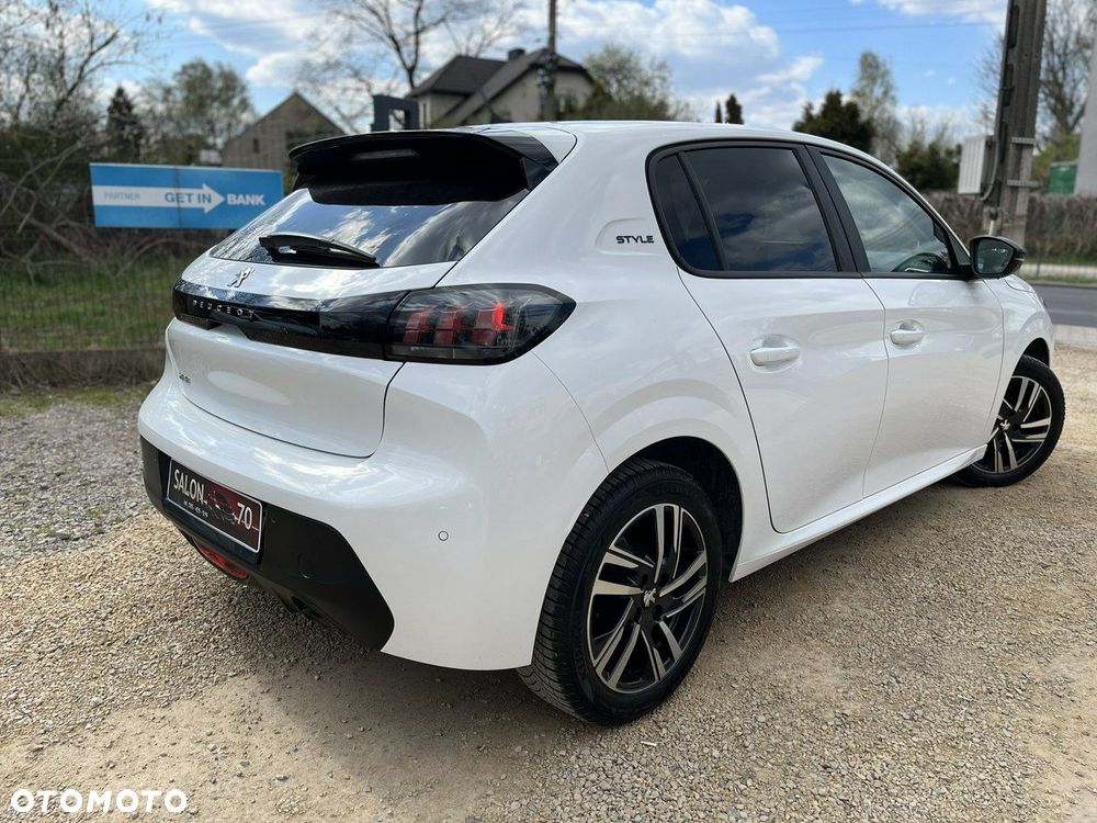Peugeot 208 - 10