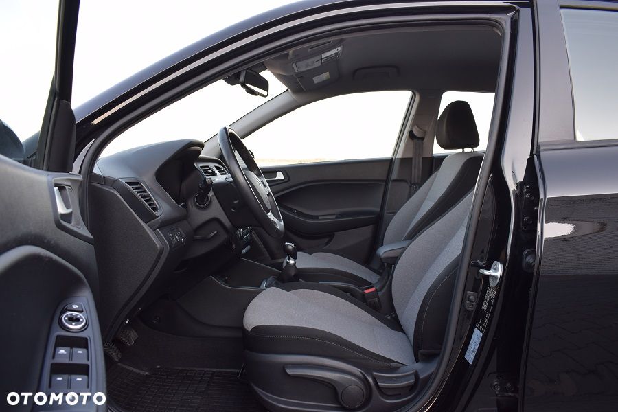 Hyundai i20 blue 1.2 Advantage+ - 6