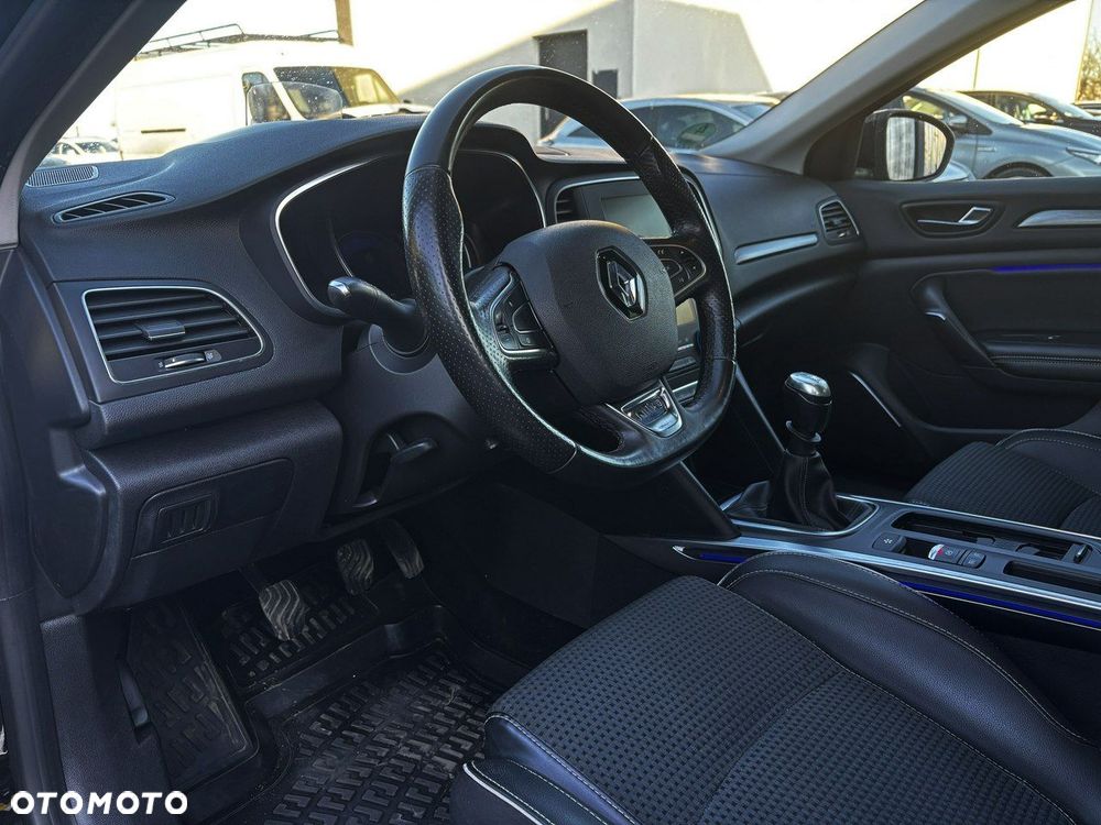 Renault Megane ENERGY TCe 130 BOSE EDITION - 10