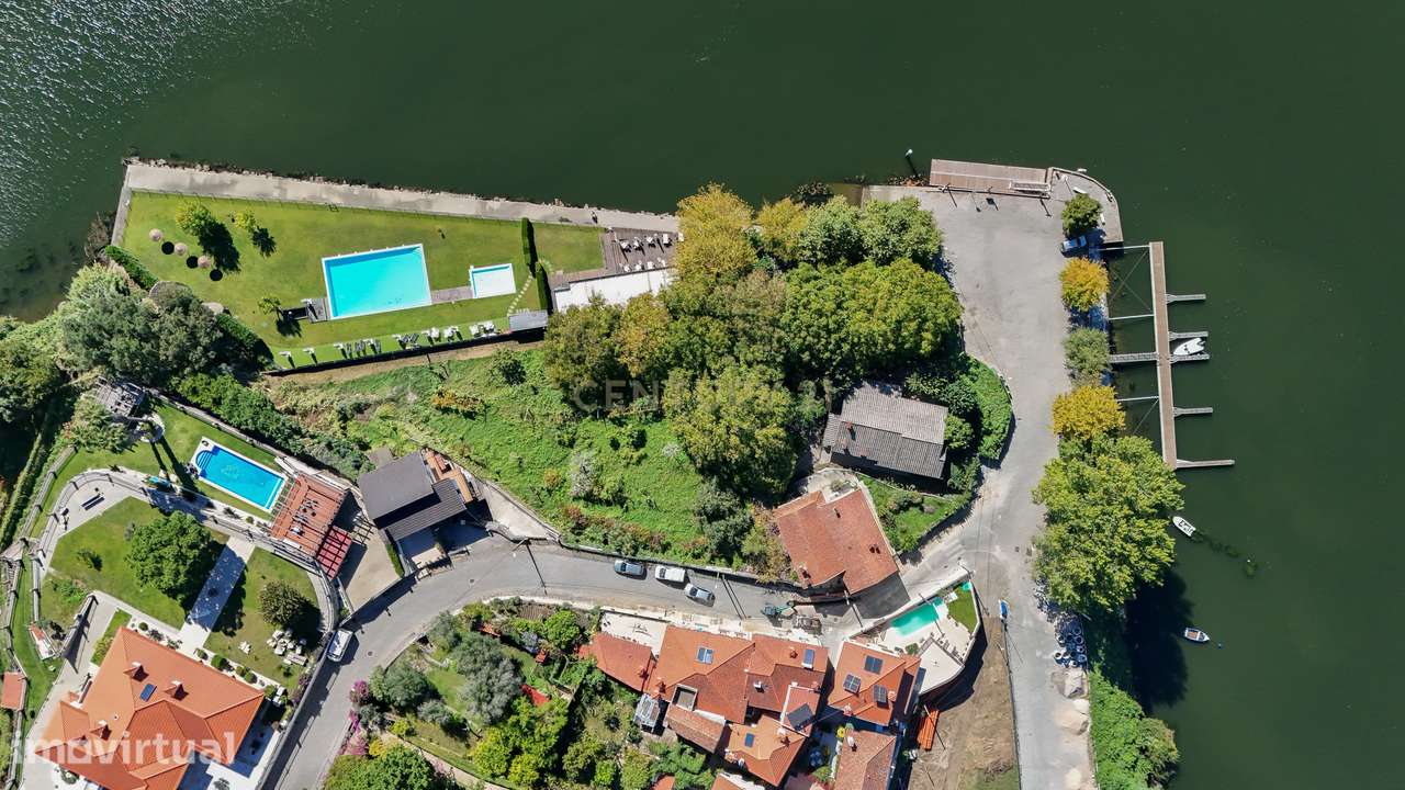 Moradia V3 na primeira linha dos Rios Douro e Tâmega com amplo jardim - Grande imagem: 3/26