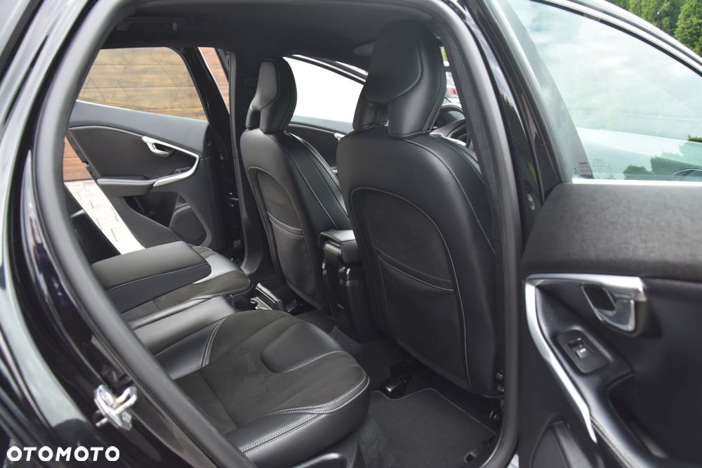 Volvo V40 D2 Drive-E R-Design Momentum - 18
