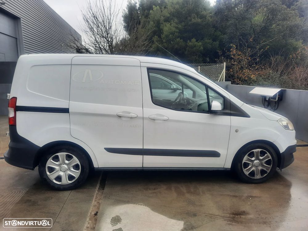 Ford Transit Courier - 3