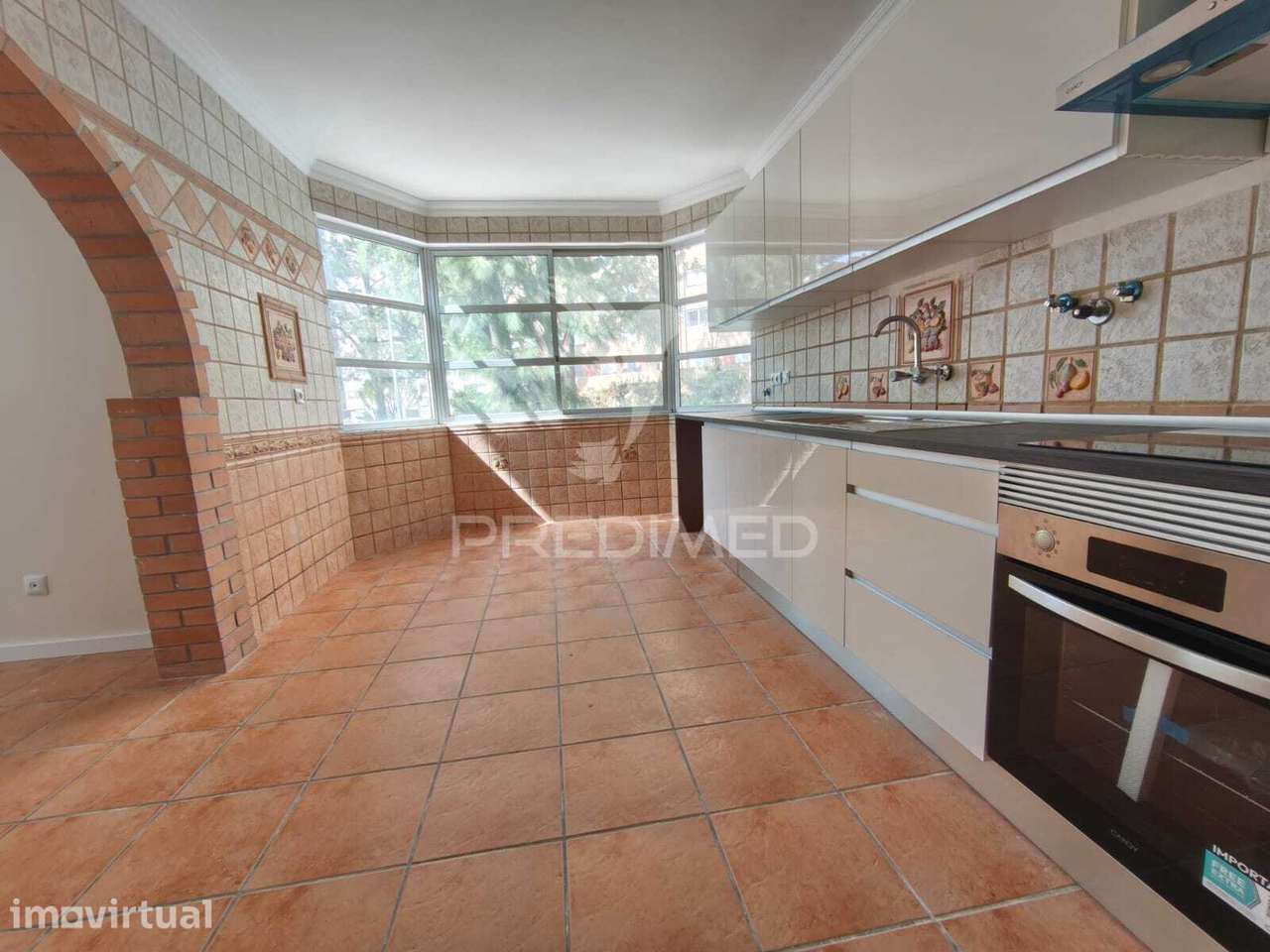 Apartamento T2 com Excelente Localização – Mercês - Grande imagem: 2/25