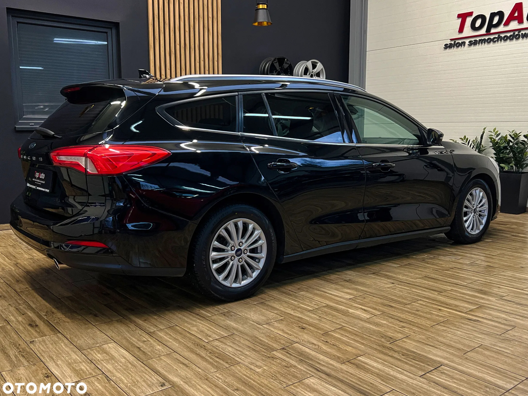 Ford Focus Turnier 1.5 EcoBlue Start-Stopp-System TITANIUM - 6