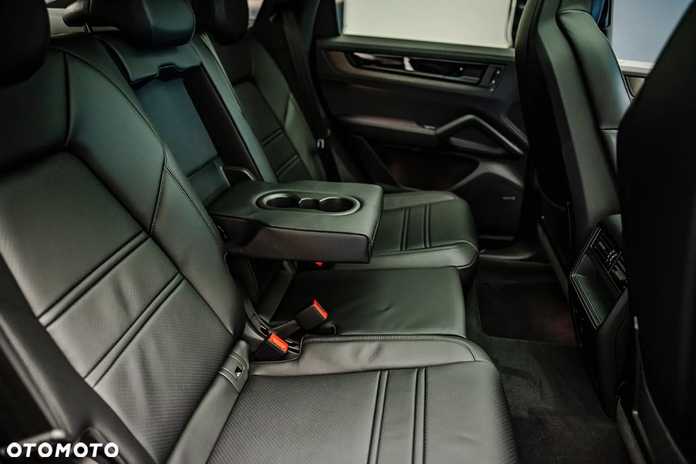 Porsche Cayenne Standard - 11