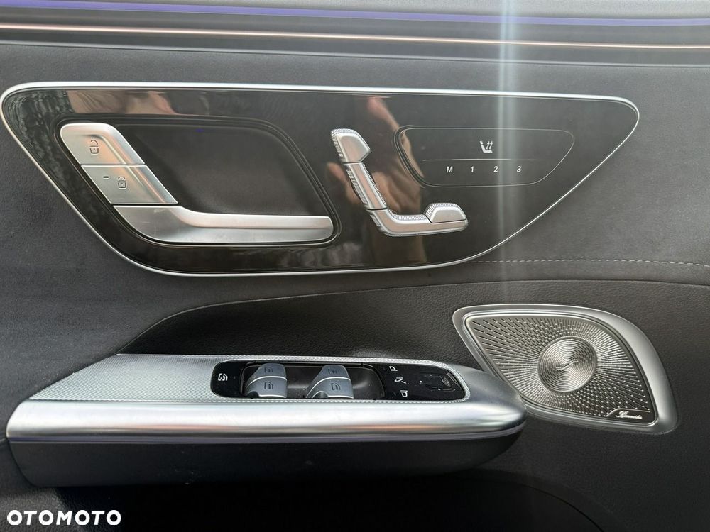 Mercedes-Benz EQE - 11