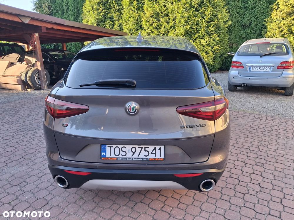 Alfa Romeo Stelvio 2.0 Turbo 16V AT8-Q4 Super - 4
