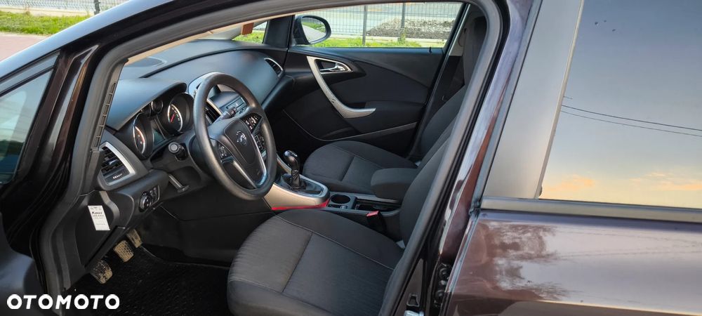 Opel Astra 1.4 Turbo - 11