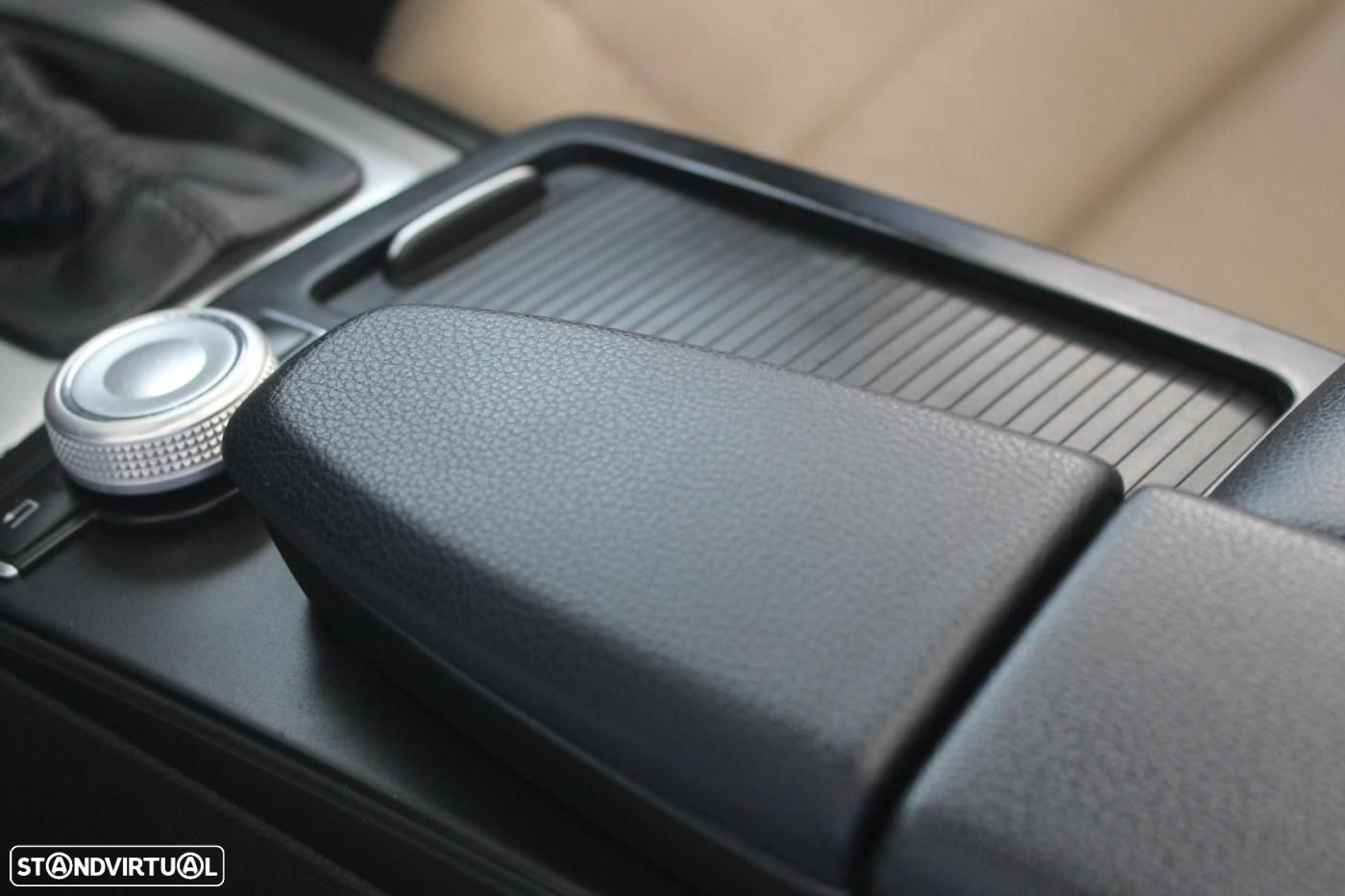 Mercedes-Benz E 250 CGi Avantgarde BlueEfficiency Auto - 38