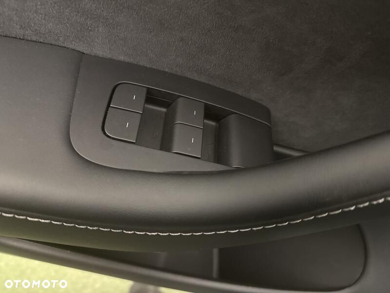 Tesla Model 3 - 17