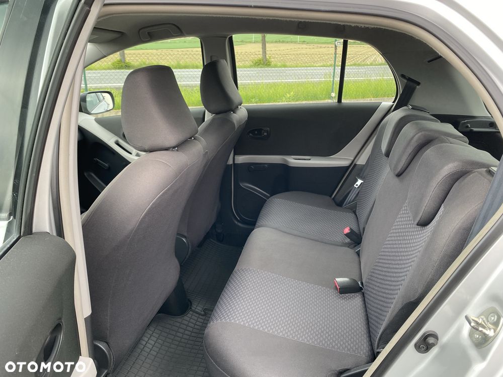 Toyota Yaris - 8