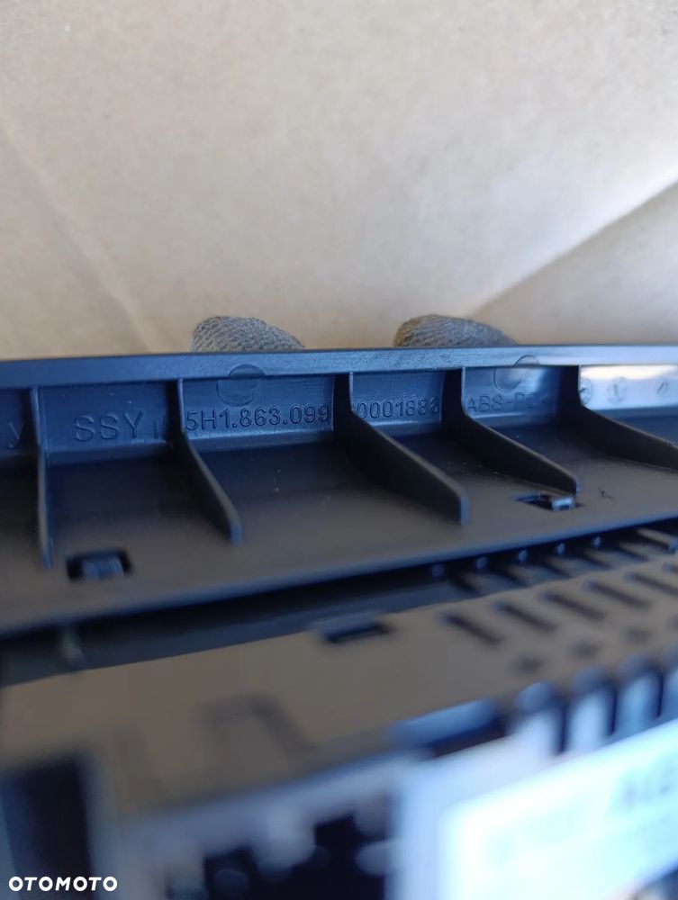 VW GOLF VIII 8 GNIAZDO PORT USB 5NA035736 5H1863099 - 3