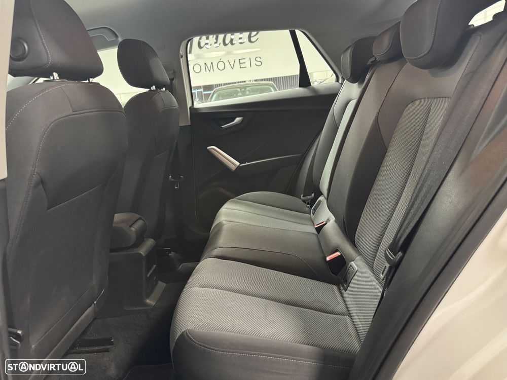 Audi Q2 30 TDI Design S tronic - 31