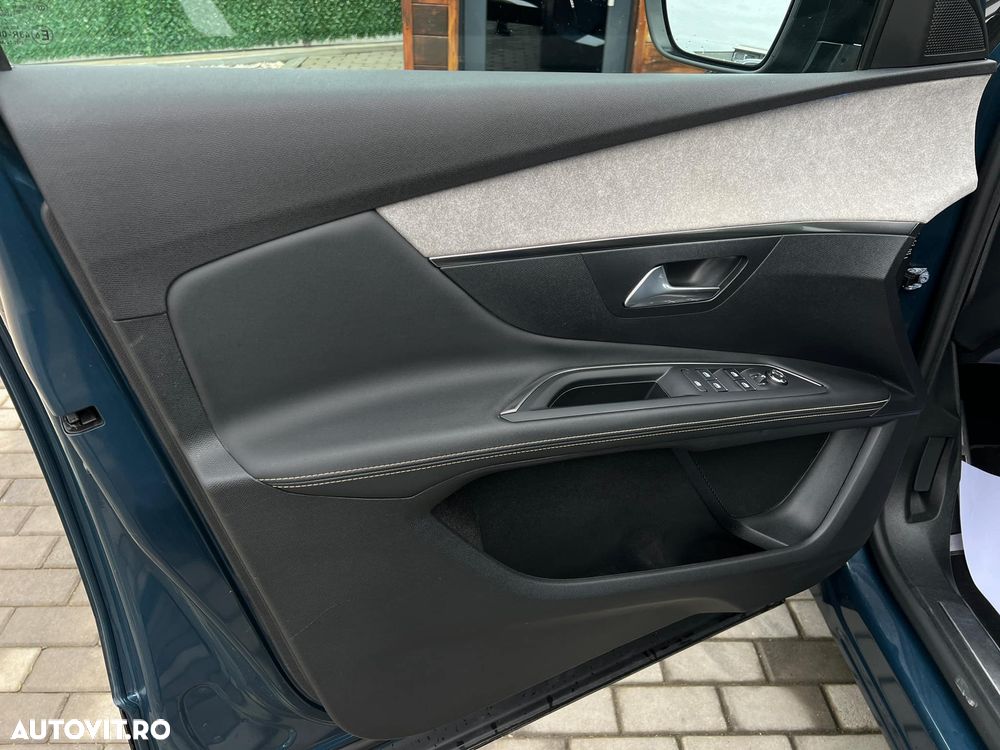 Peugeot 3008 PureTech 130 Stop & Start GPF EAT8 GT - 24