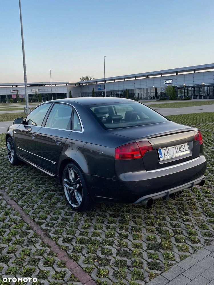 Audi A4 Limousine - 7