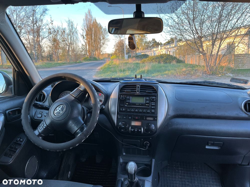 Toyota RAV4 2.0 D-4D 4x4 - 2
