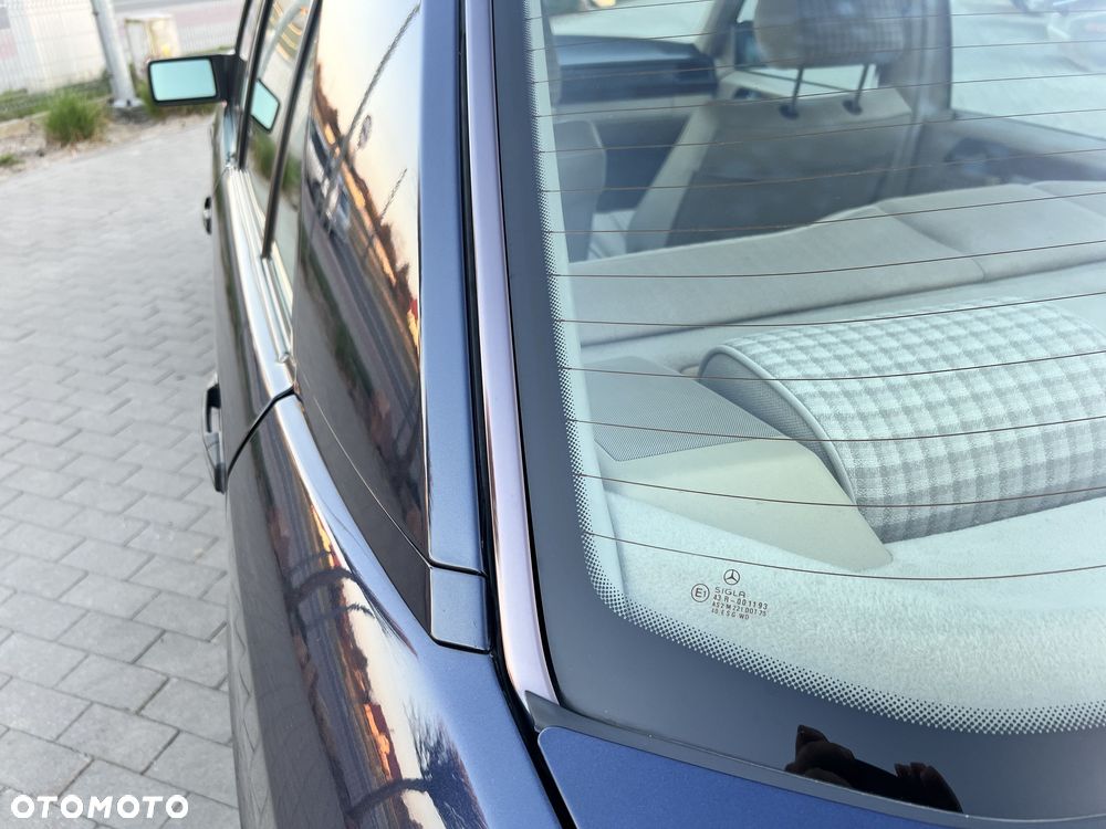 Mercedes-Benz Klasa E 260 - 17