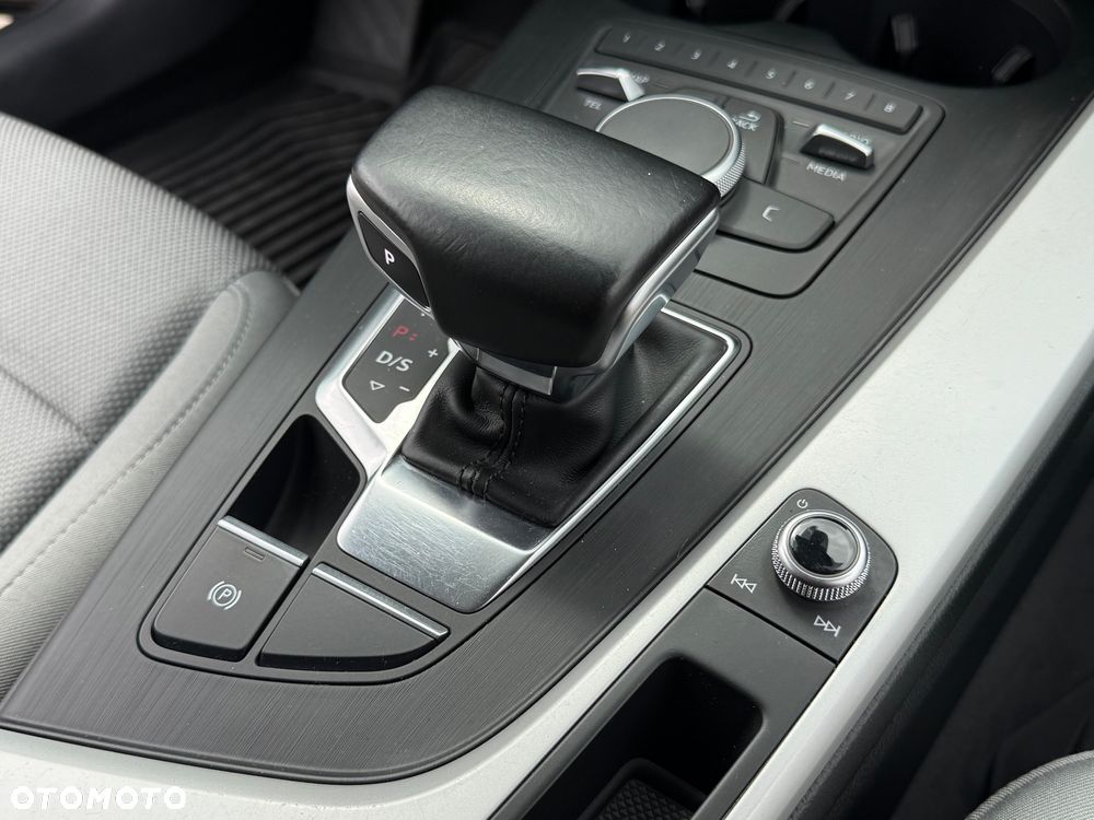 Audi A4 Avant 2.0 TDI S tronic design - 32