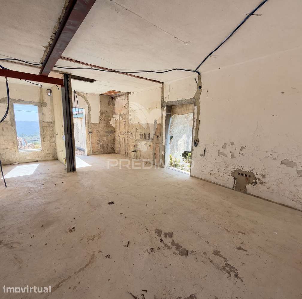 IMÓVEL COM VISTA MAGNÍFICA SOBRE A SERRA E O MAR | 295.000 € - Grande imagem: 5/16