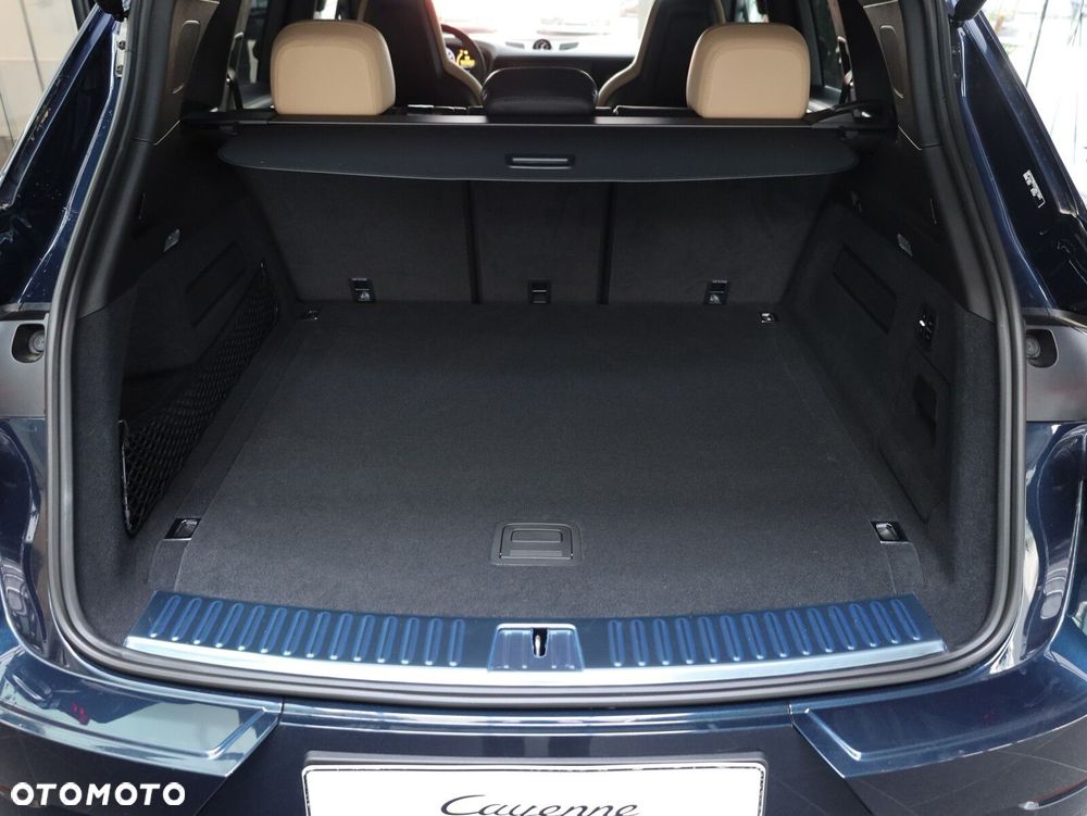 Porsche Cayenne - 26