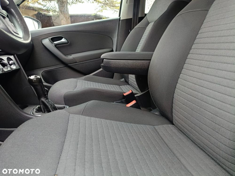 Volkswagen Polo 1.4 16V Comfortline - 12