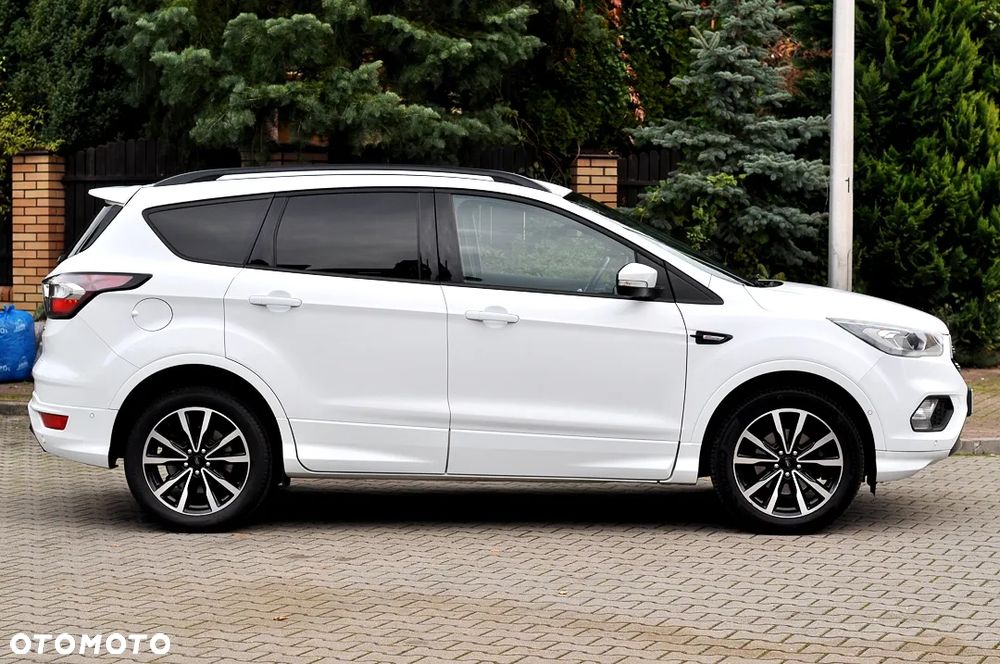 Ford Kuga 1.5 EcoBoost 2x4 ST-Line - 17