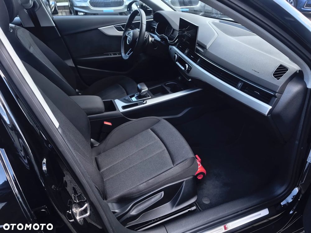 Audi A4 Limousine 35 TFSI mHEV S Line S tronic - 13