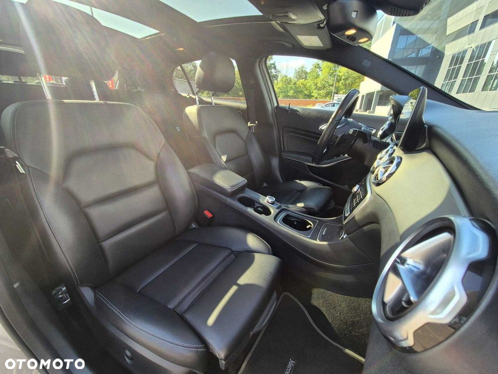Mercedes-Benz GLA 250 4-Matic Urban - 22