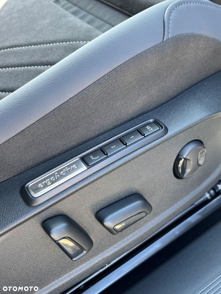 Volkswagen ID.4 - 11