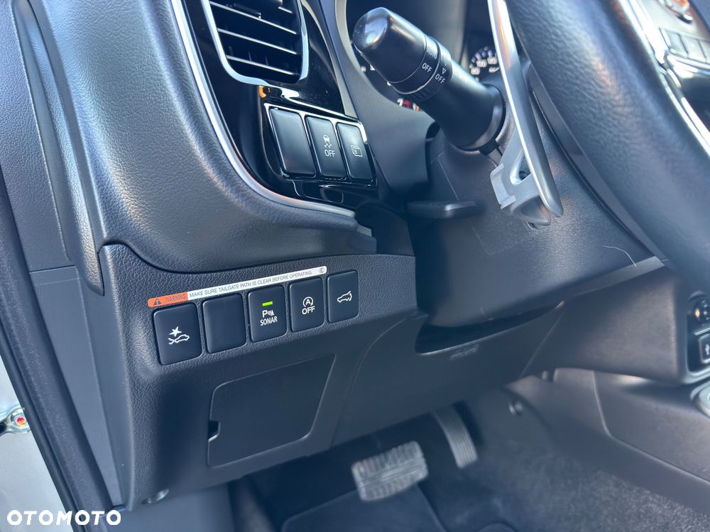Mitsubishi Outlander - 36