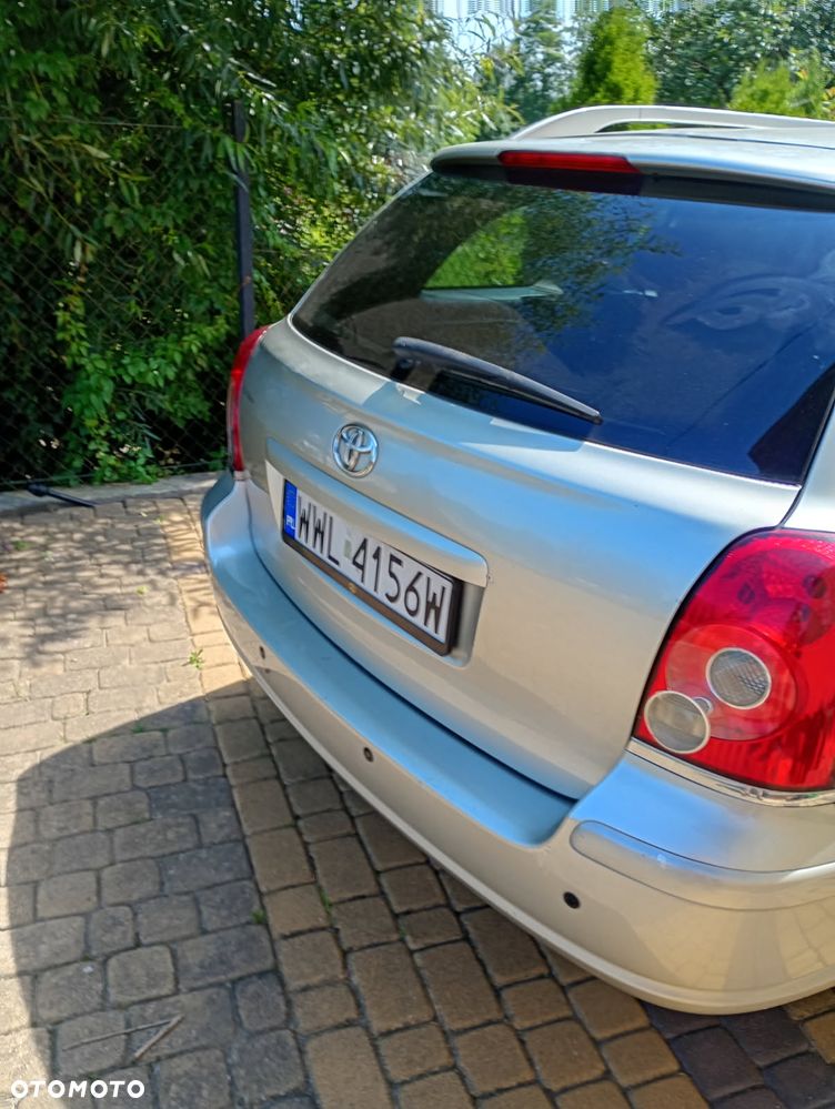 Toyota Avensis - 21
