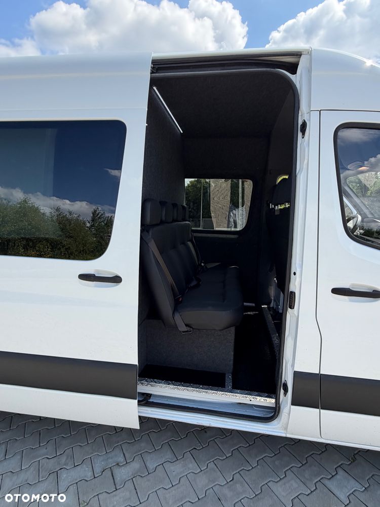 Mercedes-Benz Sprinter - 24