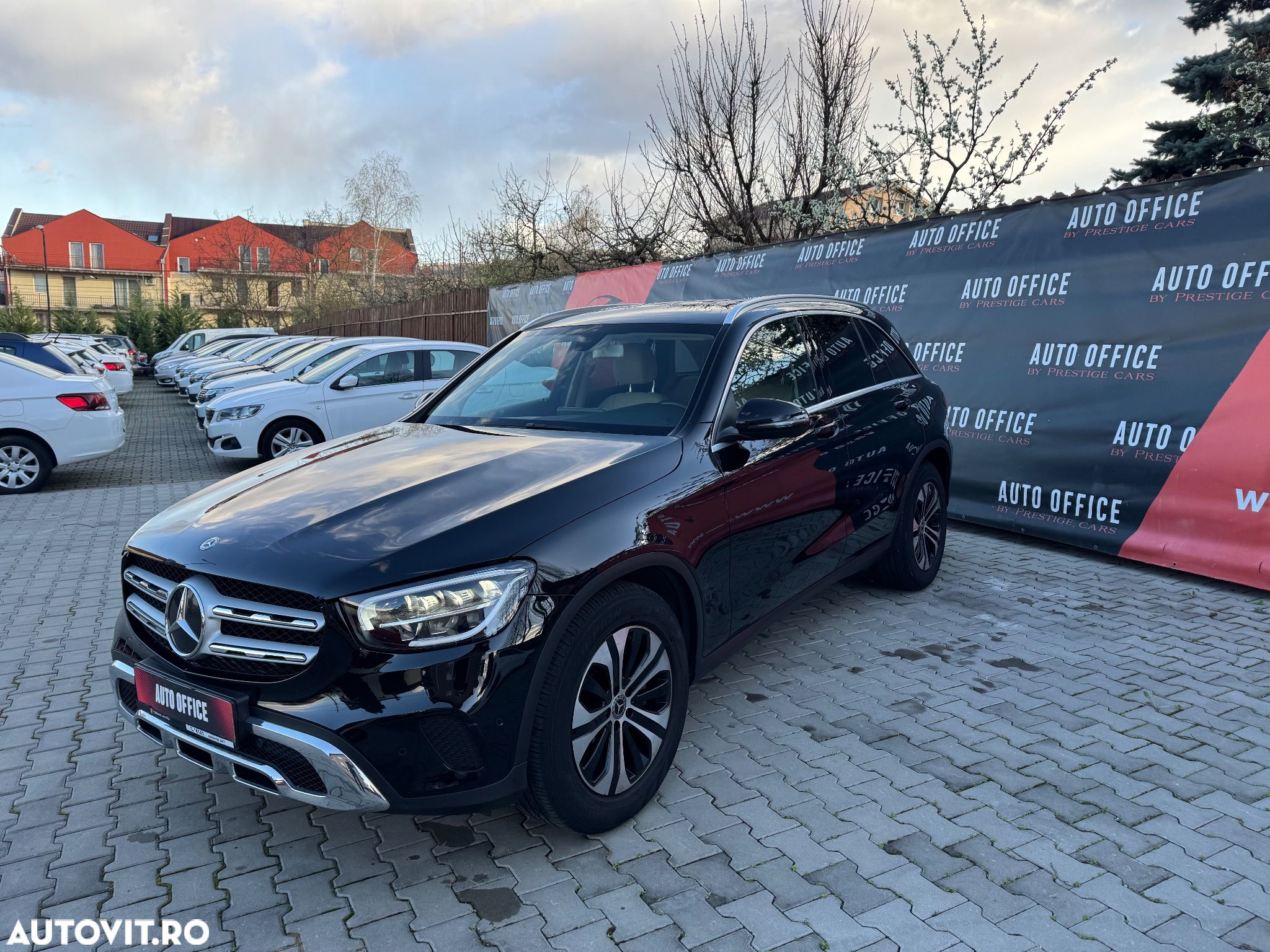 Mercedes-Benz GLC - 1