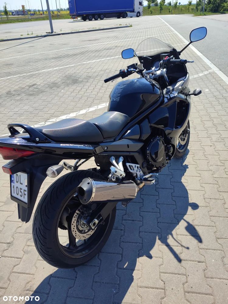 Suzuki GSX - 2